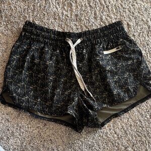 VUORI Black Patterned Women's Shorts